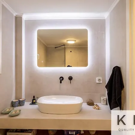 Thea Lassi 2 Bedroom Apartment, Garden Level * Argostoli (Kefalonia)