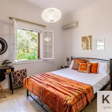 Thea Lassi 2 Bedroom Apartment, Garden Level * Argostoli (Kefalonia)